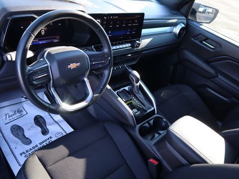 Used 2023 Chevrolet Colorado LT w/ LT Convenience Package image 9