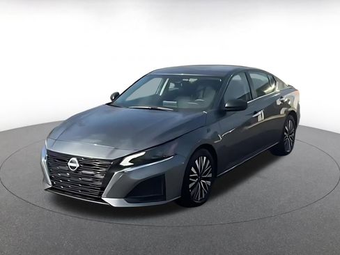 Used 2025 Nissan Altima 2.5 SV image 7