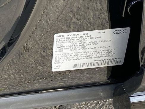 Used 2024 Audi Q5 e Premium Plus image 30