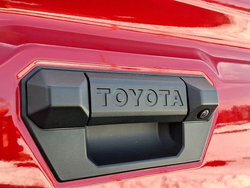 Certified 2025 Toyota Tacoma SR image 30