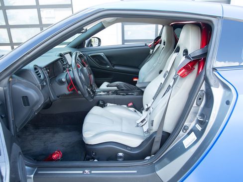 Used 2009 Nissan GT-R Premium AWD/4WD image 29
