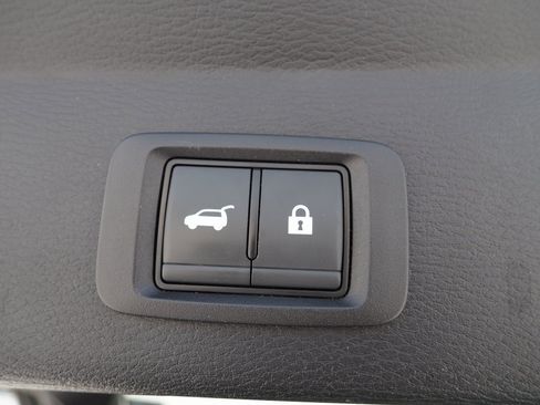 Used 2024 Mitsubishi Outlander 4WD Plug-In Hybrid image 35