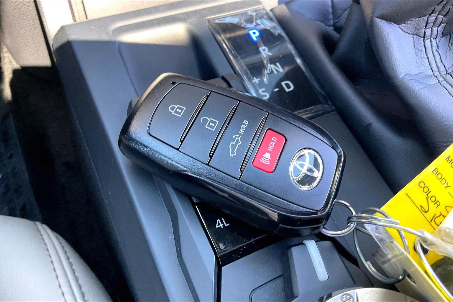 Used 2025 Toyota Tacoma Limited AWD/4WD image 14