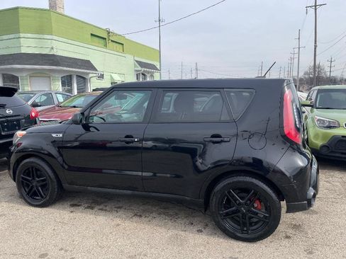 Used 2016 Kia Soul + image 2