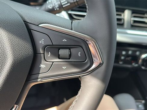 New 2025 Chevrolet Trax LT w/ LT Convenience Package image 17