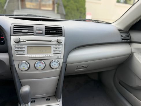 Used 2011 Toyota Camry LE w/ LE Extra-Value Pkg FWD image 22