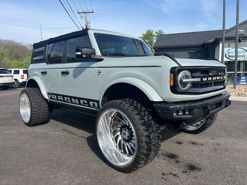 Used 2021 Ford Bronco Outer Banks image 3