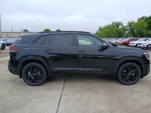 New 2026 Volkswagen Atlas Cross Sport SEL R-Line AWD/4WD image 6