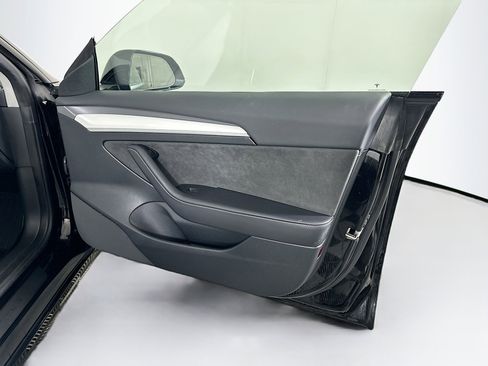 Used 2023 Tesla Model 3 Standard Range image 32