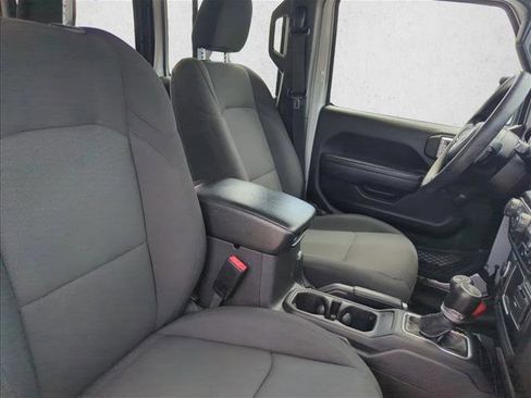 Used 2022 Jeep Wrangler Unlimited Sport AWD/4WD image 25