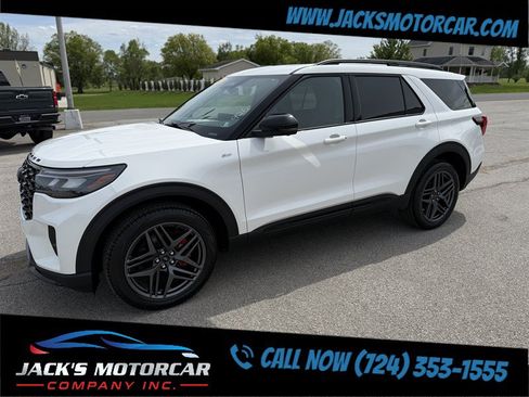Used 2025 Ford Explorer ST-Line w/ ST-Line Street Pack AWD/4WD image 11