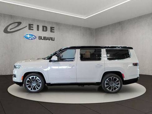 Used 2022 Jeep Grand Wagoneer Series III w/ HD Trailer Tow Package AWD/4WD image 9