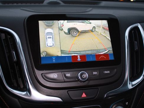 Used 2018 Chevrolet Equinox Premier image 12