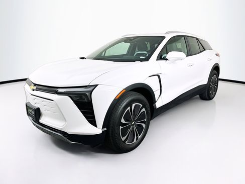 Used 2024 Chevrolet Blazer EV LT AWD/4WD image 3