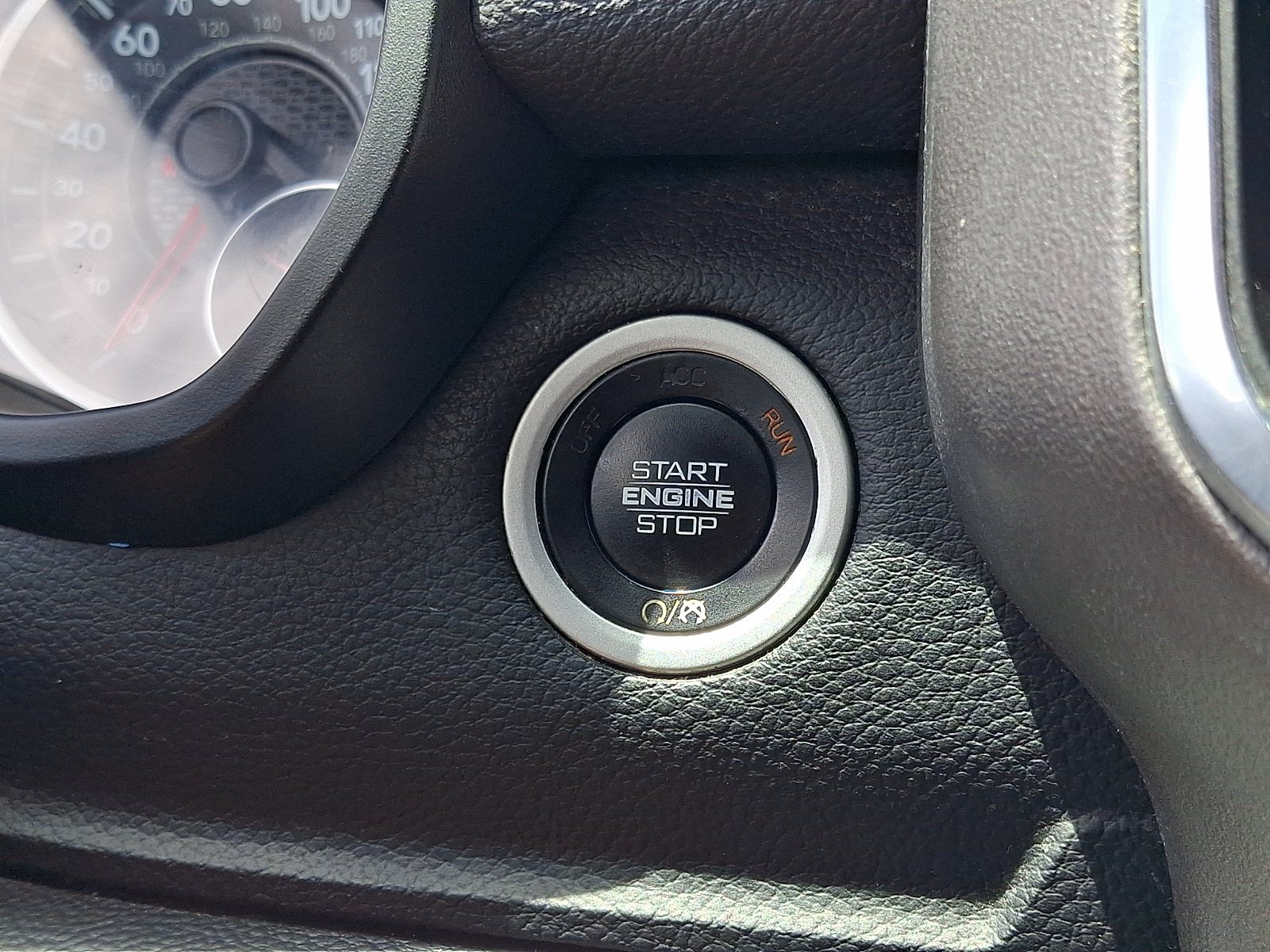 Used 2020 RAM 1500 Laramie w/ Sport Appearance Package AWD/4WD image 24