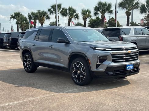 New 2026 Chevrolet Traverse High Country FWD image 6