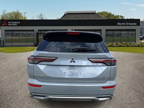 New 2026 Mitsubishi Outlander SE FWD image 5