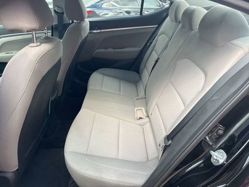Used 2020 Hyundai Elantra SE FWD image 14