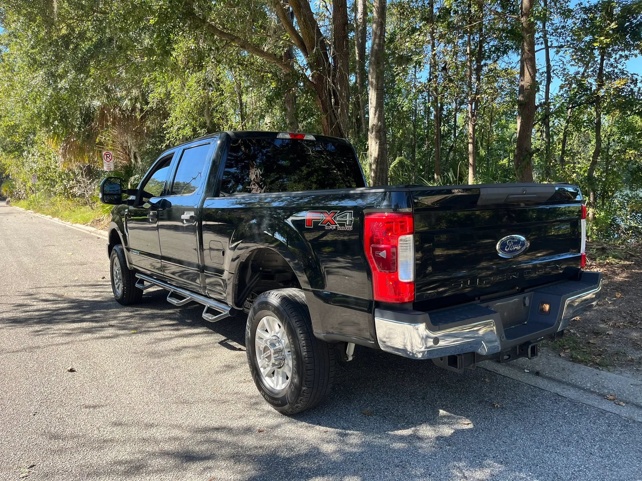 Used 2017 Ford F350 XLT w/ XLT Value Package AWD/4WD image 12