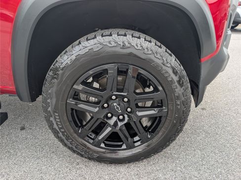 Used 2024 Chevrolet Colorado Trail Boss w/ Advanced Trailering Package AWD/4WD image 9