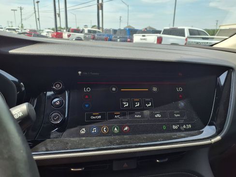 Used 2023 Buick Envision Avenir FWD image 4
