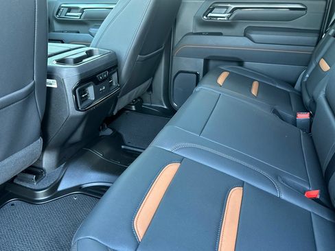 Certified 2025 GMC Sierra 2500 AT4 w/ AT4 Premium Plus Package AWD/4WD image 13