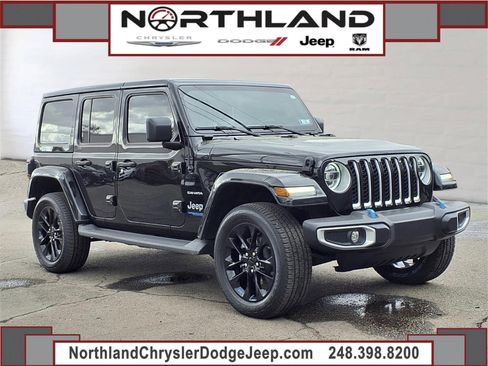 Used 2022 Jeep Wrangler Unlimited Sahara w/ Cold Weather Group image 1