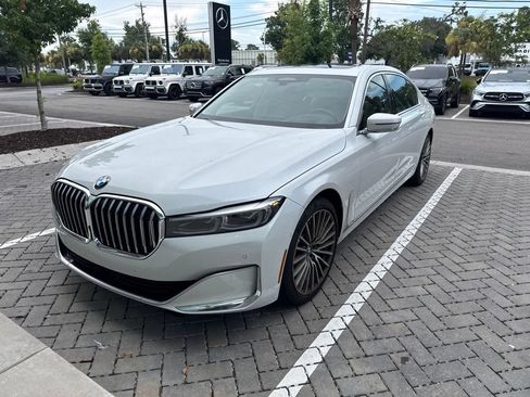 Used 2021 BMW 740i w/ Premium Package RWD image 1