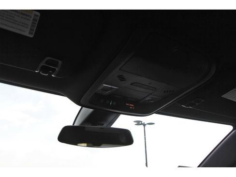 New 2025 Cadillac XT5 Luxury image 21