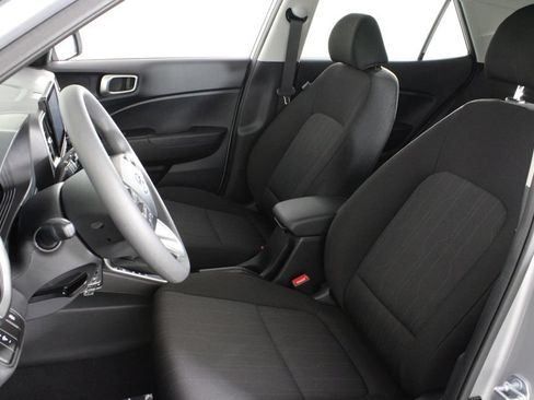 Certified 2026 Hyundai Venue SE FWD image 20