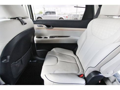 Used 2024 Hyundai Palisade Limited image 13