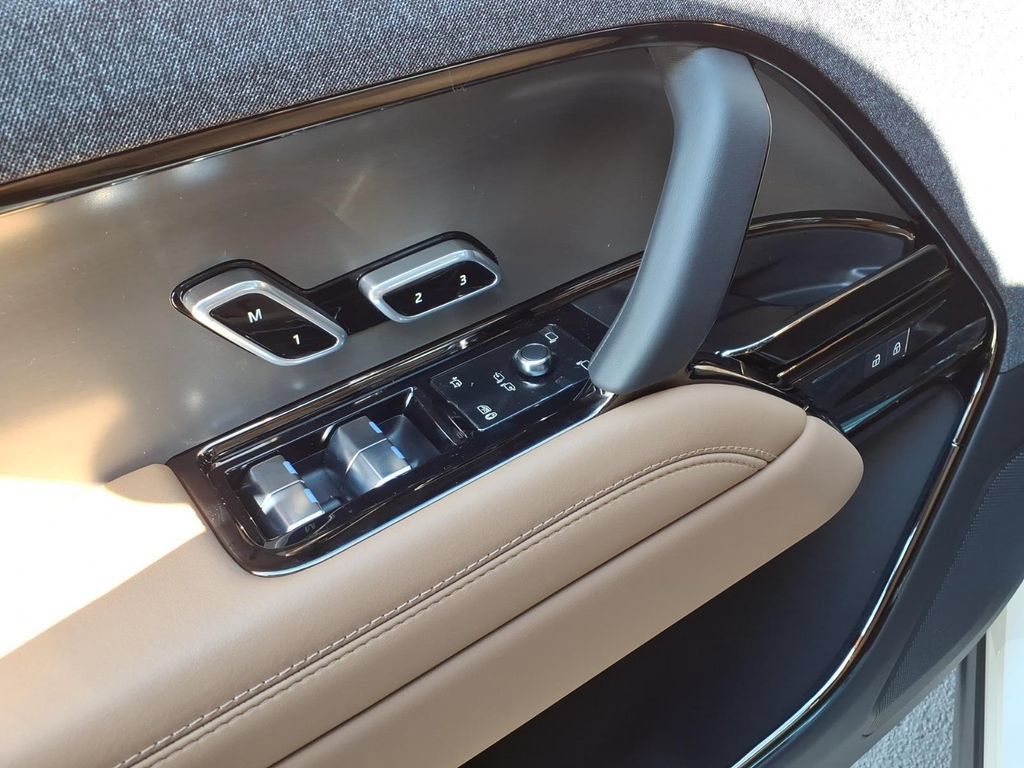 New 2027 Land Rover Range Rover Sport SE AWD/4WD image 11