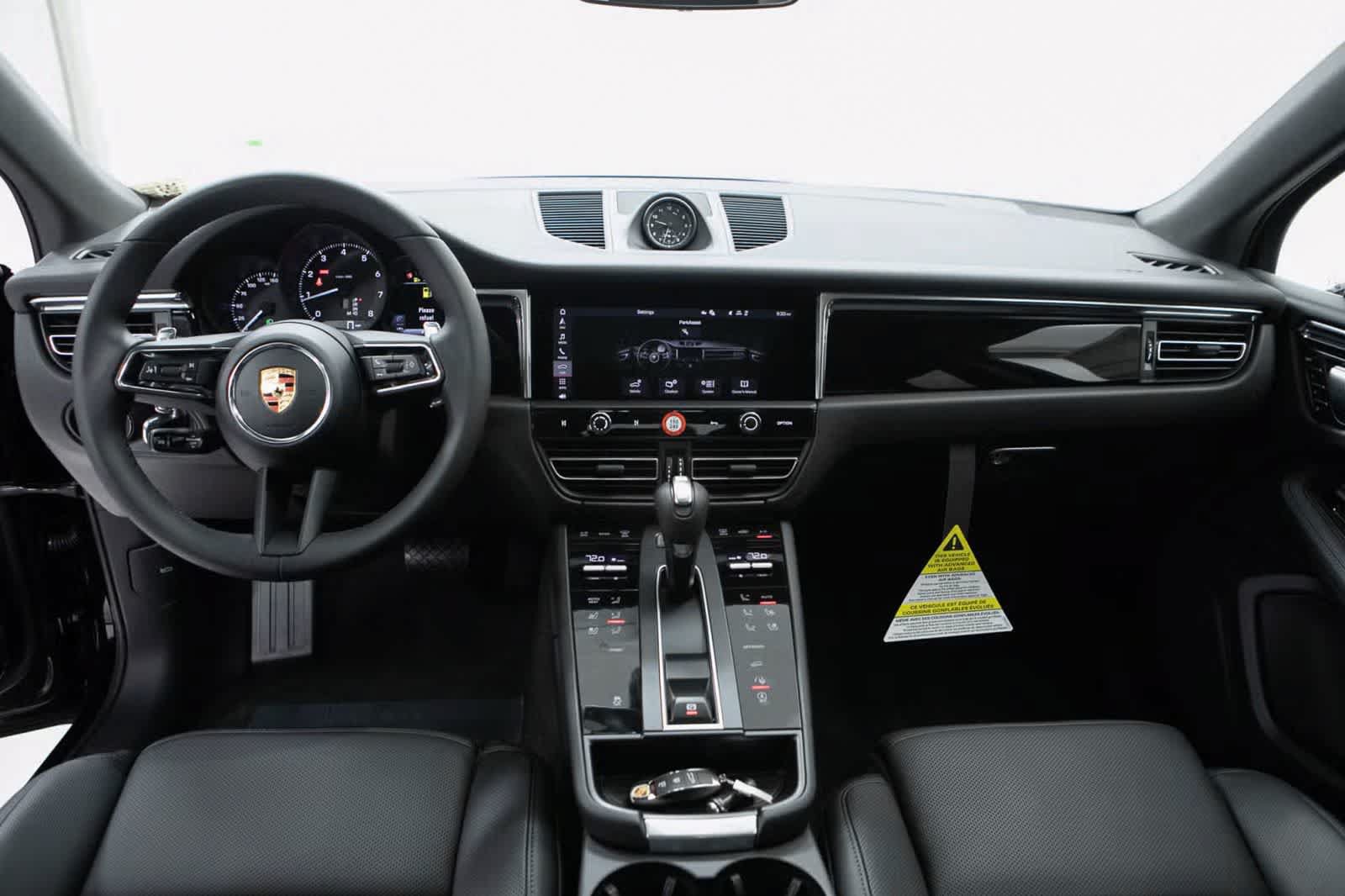 Certified 2026 Porsche Macan AWD/4WD image 13