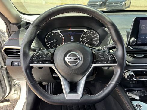 Certified 2021 Nissan Altima 2.5 SR FWD image 29