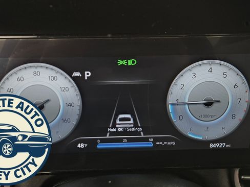 Used 2023 Hyundai Elantra Limited w/ Preferred Accessory Package image 11