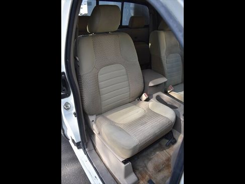 Used 2016 Nissan Frontier SV RWD image 28