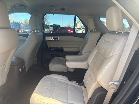 Used 2022 Ford Explorer Platinum w/ Equipment Group 601A image 11