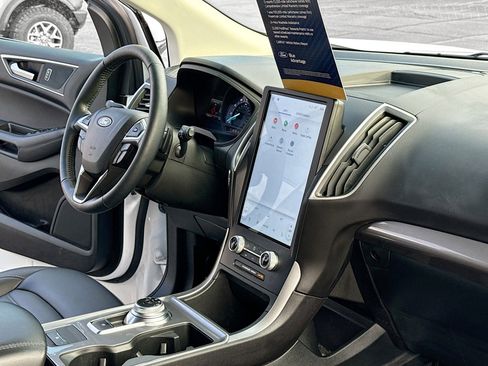 Certified 2024 Ford Edge SEL w/ Convenience Package image 5