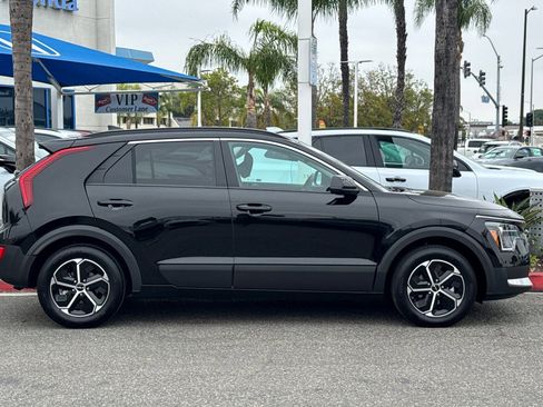 Used 2024 Kia Niro LX FWD image 7