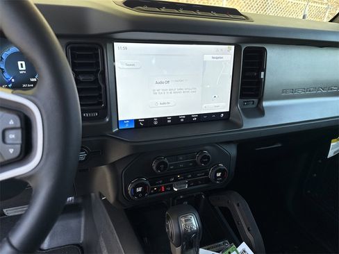 New 2025 Ford Bronco Badlands w/ Sasquatch Package image 27