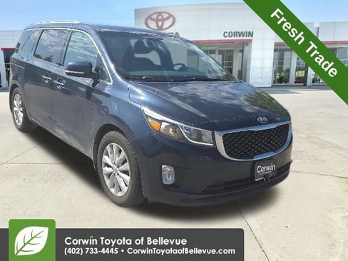 Used 2017 Kia Sedona EX FWD image 1
