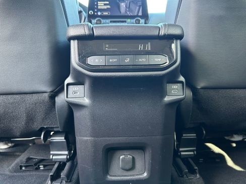 Used 2024 Toyota Grand Highlander AWD image 36