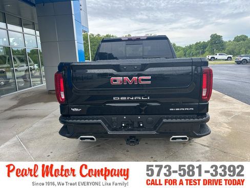 Used 2025 GMC Sierra 1500 Denali w/ Denali Reserve Package AWD/4WD image 5