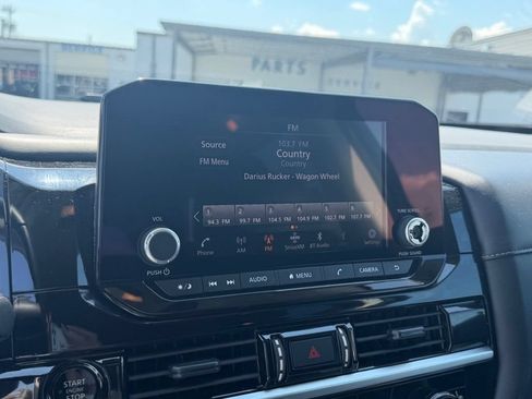 Used 2025 Nissan Pathfinder SV AWD/4WD image 22