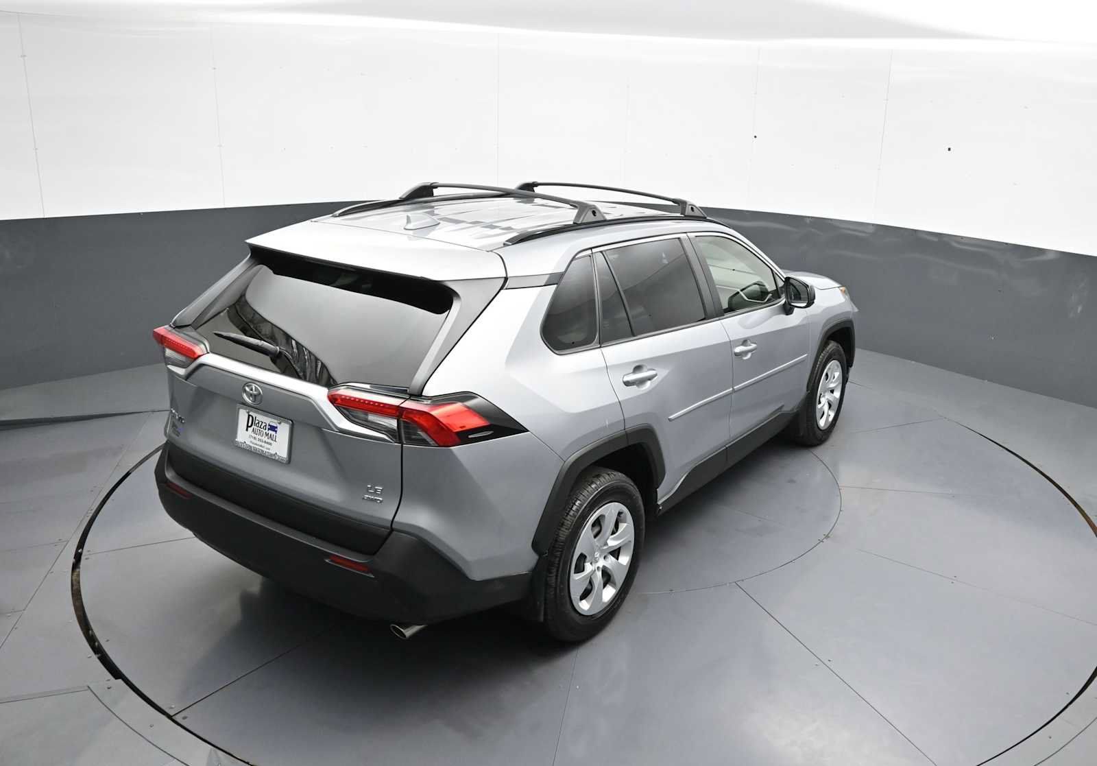 Used 2021 Toyota RAV4 LE AWD/4WD image 36
