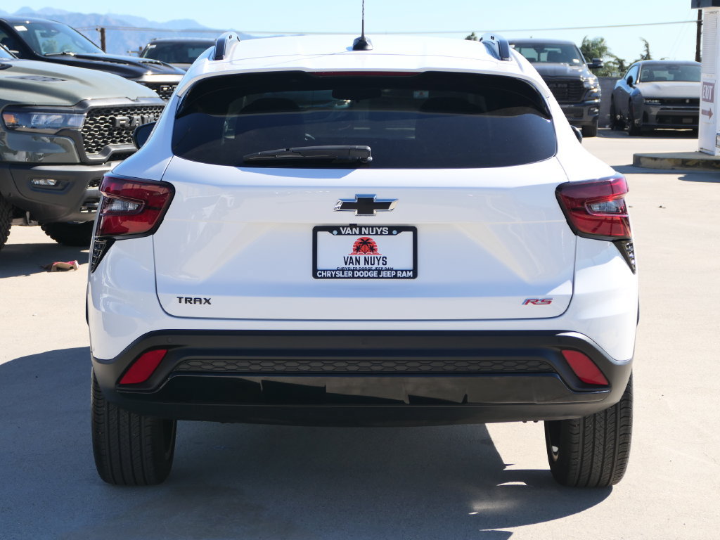 Used 2025 Chevrolet Trax RS w/ Driver Confidence Package FWD image 5