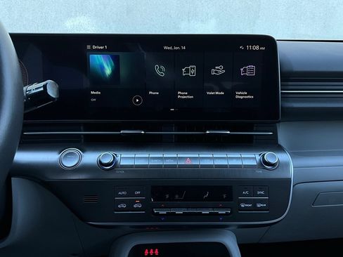 Used 2025 Hyundai Kona SEL image 27