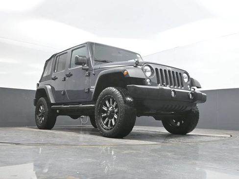 Used 2017 Jeep Wrangler Unlimited Sport w/ Connectivity Group AWD/4WD image 43