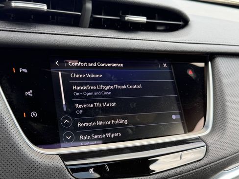 Used 2025 Cadillac XT5 Premium Luxury w/ Technology Package AWD/4WD image 60
