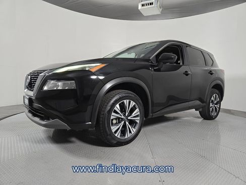 Used 2023 Nissan Rogue SV image 2